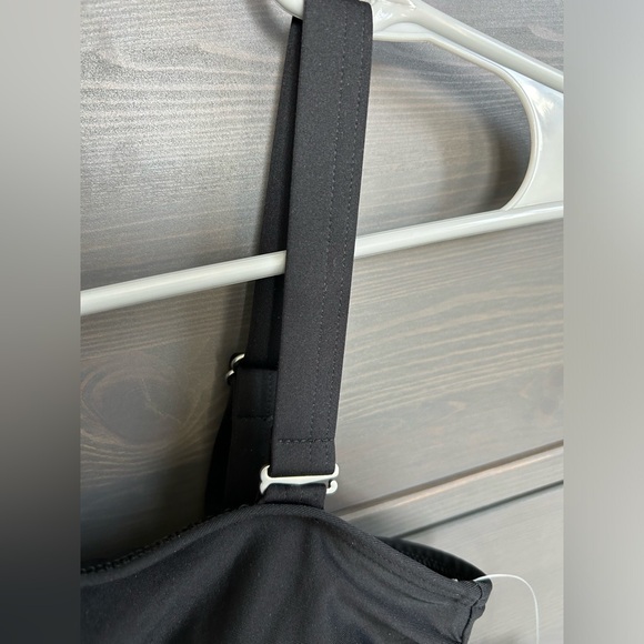 NWT Lands End Black Scoop Shoulder Midkini Swimsuit Top - Picture 4 of 7